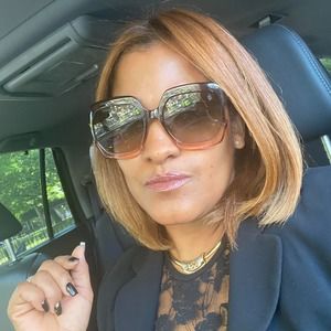 Meet your Posher, Luisa